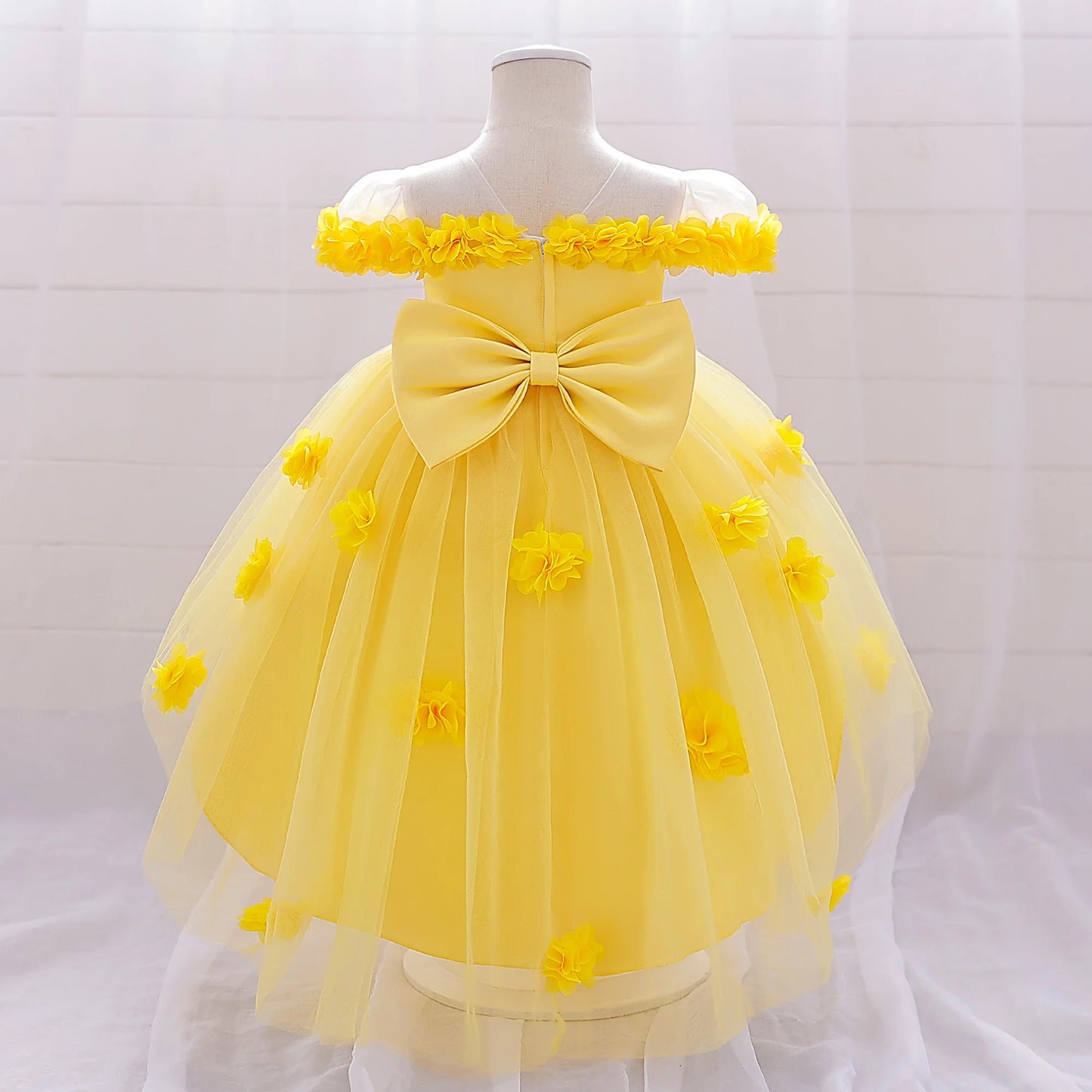 Robe cérémonie avec traine et fleurs Melissa