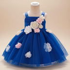 Elégante robe fleurie et douce bébé