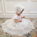 Robe baptême bébé + son chapeau