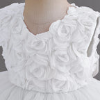 Vestido formal de niña con corpiño floral 