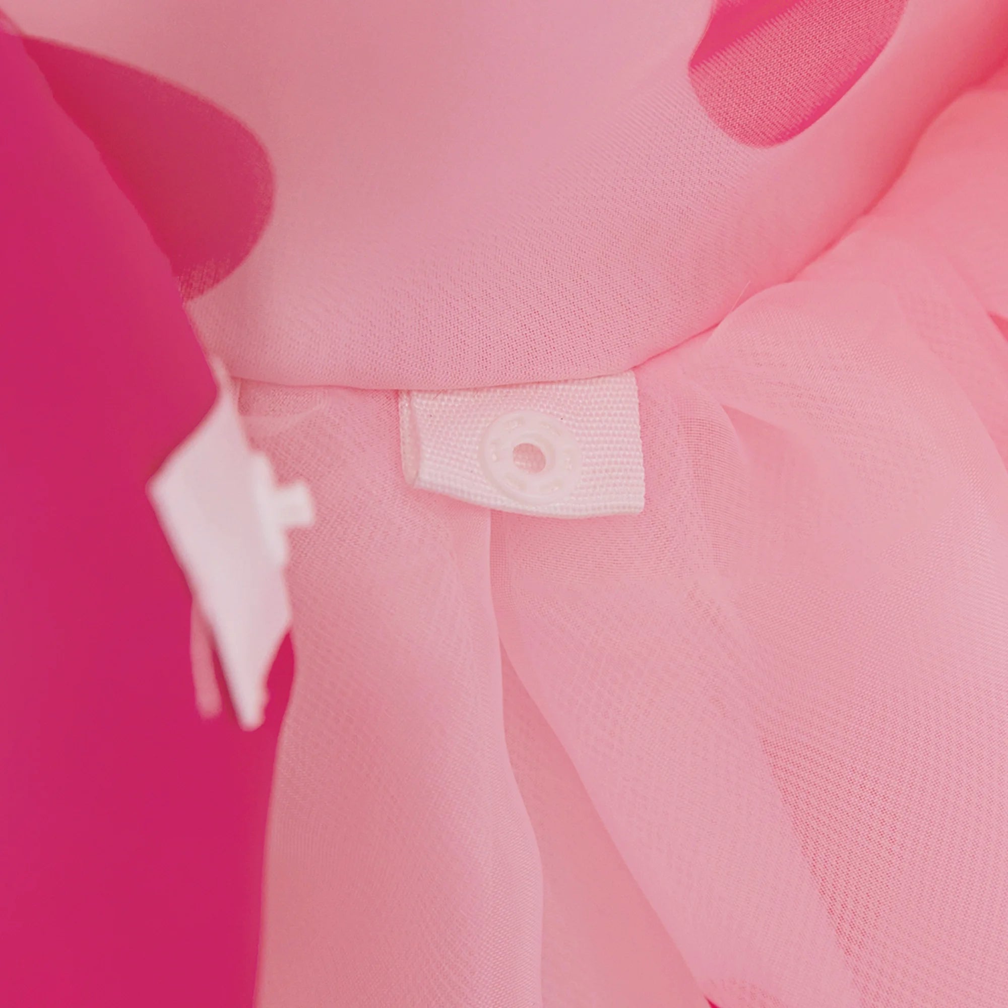 Vestido infantil con un mágico corazón rosa