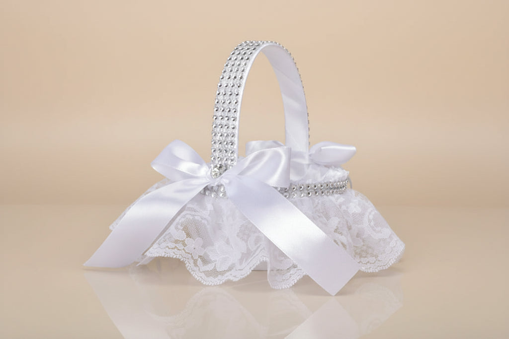 Panier blanc pour baptême enfant