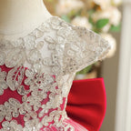 Vestido dorado de princesa para cumpleaños