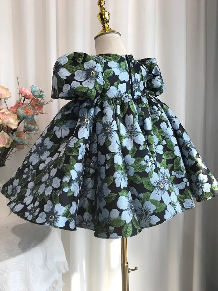 Vestido formal infantil con estampado floral