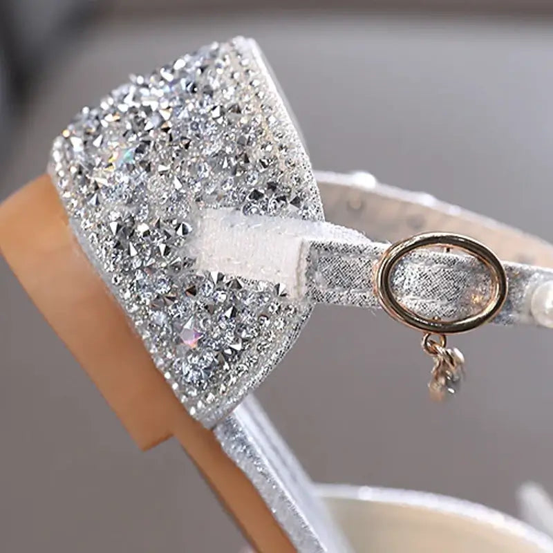 attache sandale fille