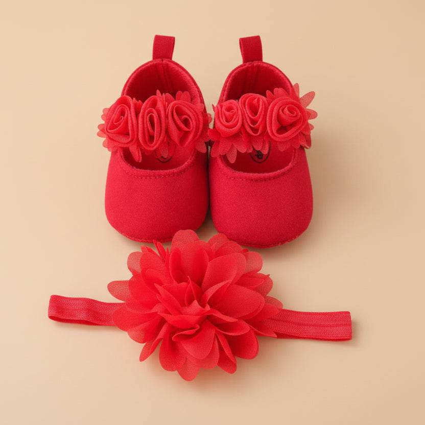 Chaussons rouges éclatants avec fleurs pour bébé, idéal pour Noël ou une cérémonie