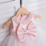 perle de la robe de cérémonie rose pour bébé
