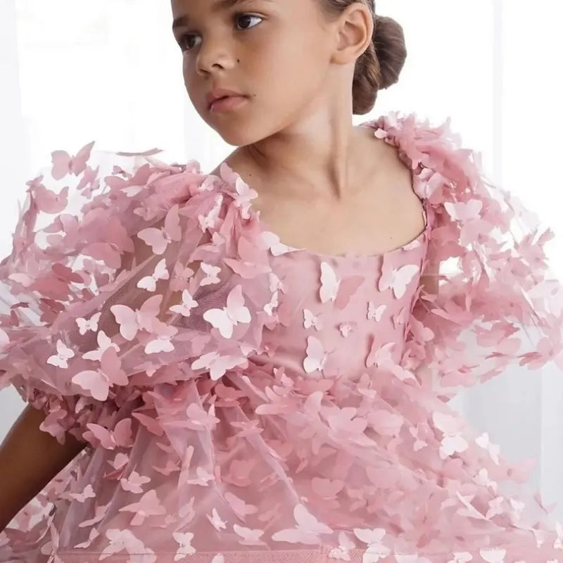 Robe cérémonie fille rose avec papillons en relief et voile léger