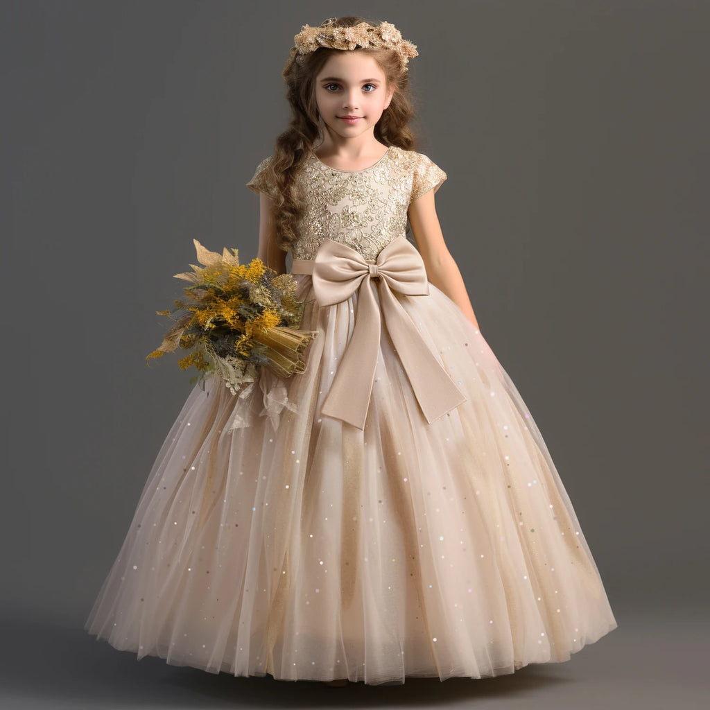 Vue de face de la robe longue Lucia couleur champagne et doré