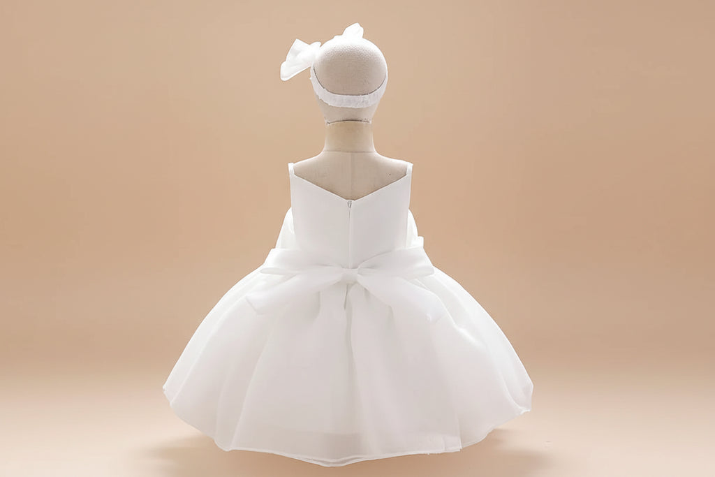 Vue de dos de la robe Rosie blanche montrant les finitions du bustier