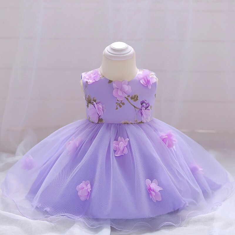 robe de bébé violette à fleurs