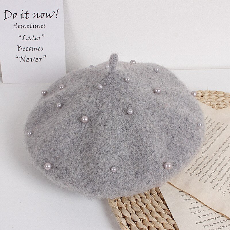 Boina de perlas para niña pequeña