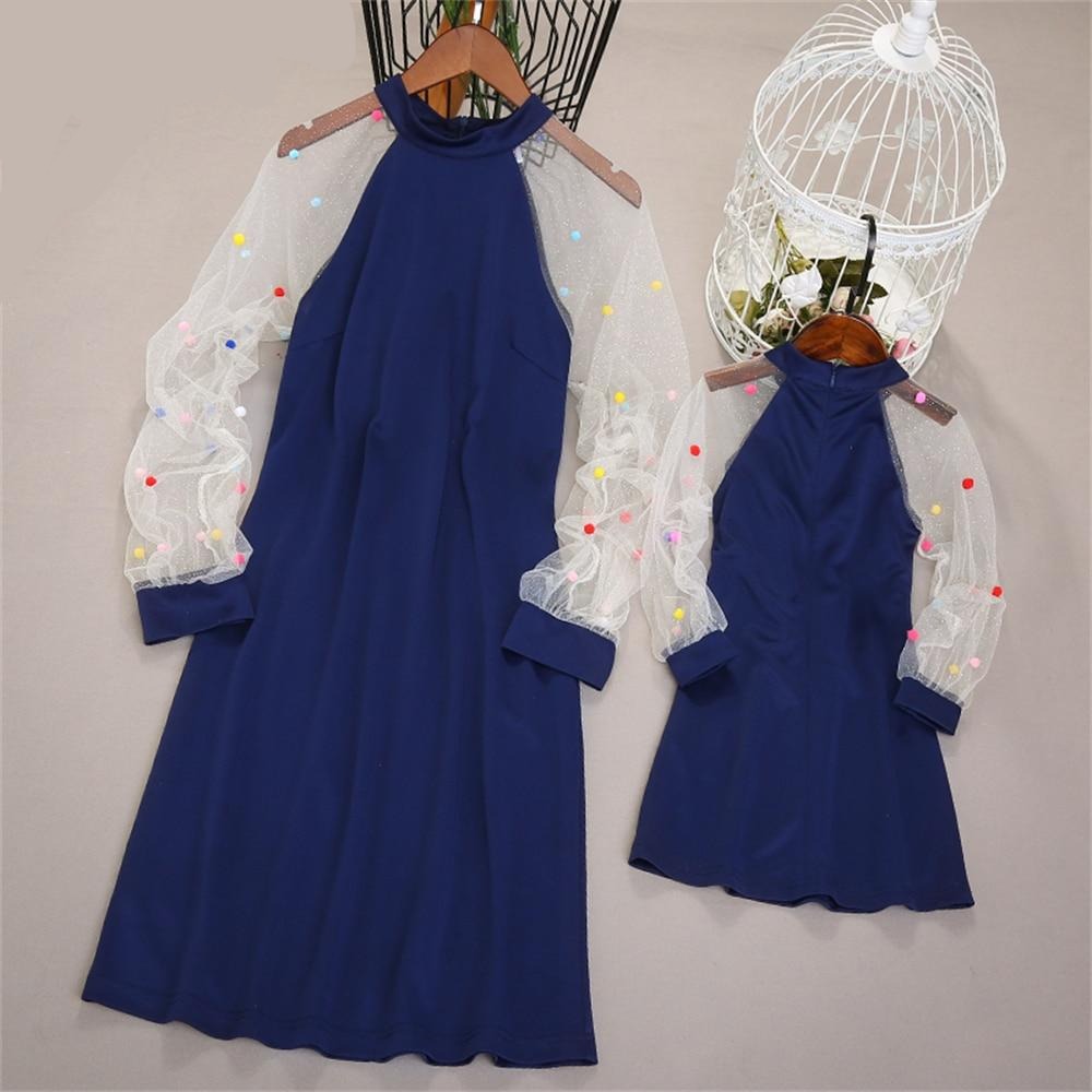 robe mère fille bleu et manches transparentes