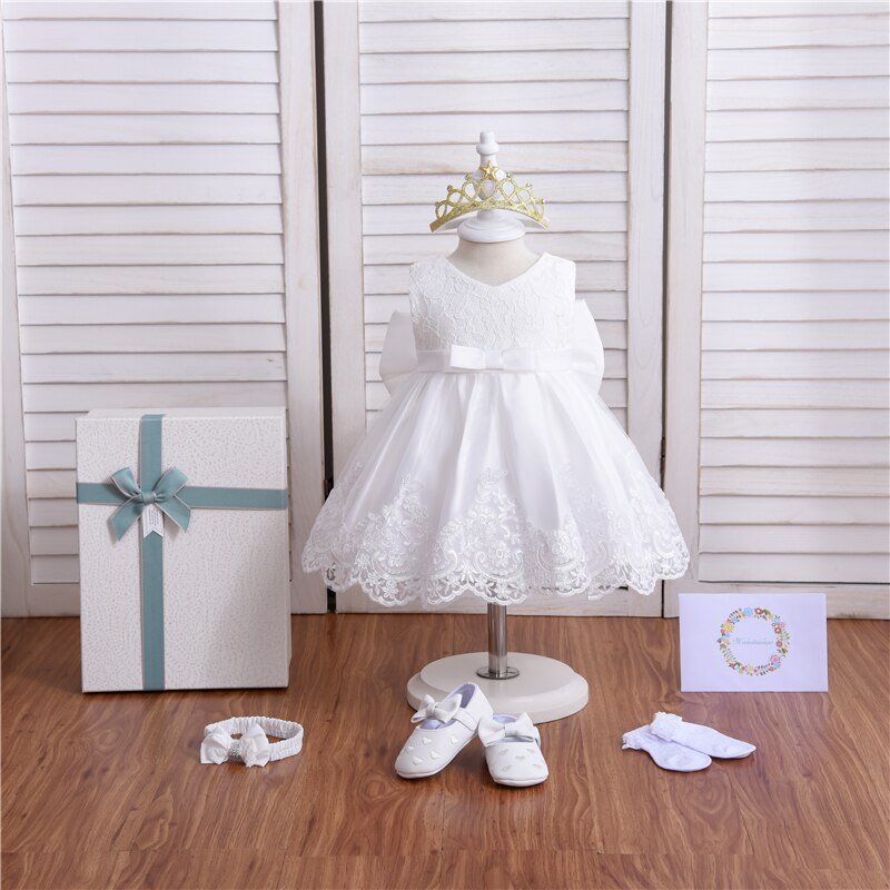 Coffret cadeau robe bébé fille blanc