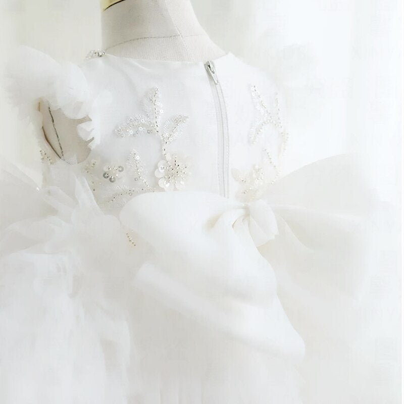 Vestido formal blanco con relieve para niños