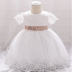 robe blanche anniversaire 9 mois