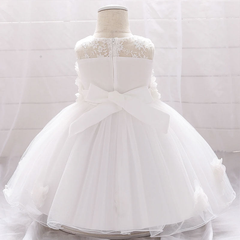 robe de mariée pour bébé fille en vue de dos