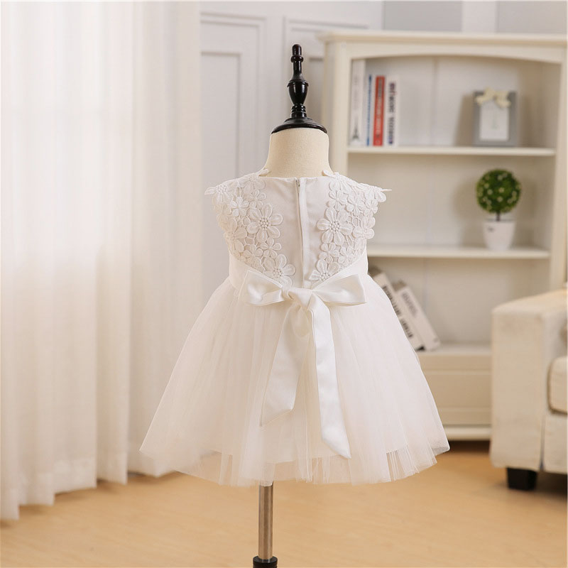 robe blanche bébé fille baptême