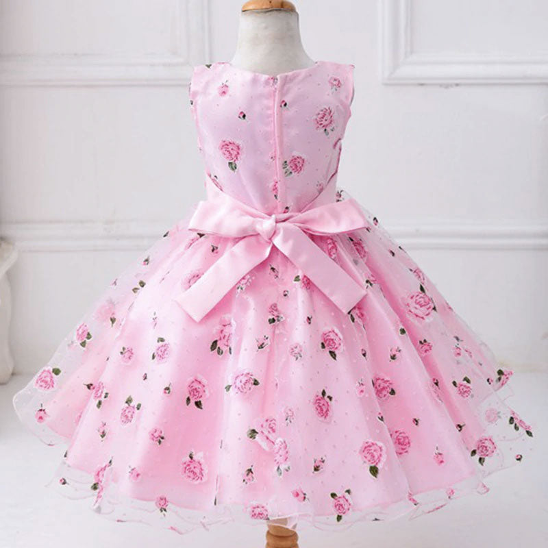 robe de princesse fille avec des motifs de rose et une rose à la ceinture